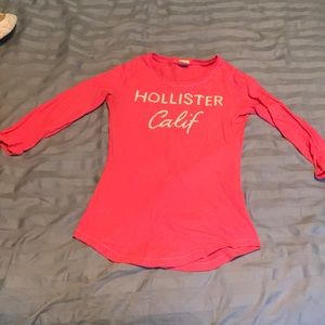 Hollister Graphic Tee